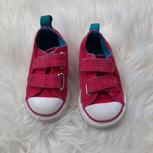 ⭐4/$10 Toddler pink converse velcro
